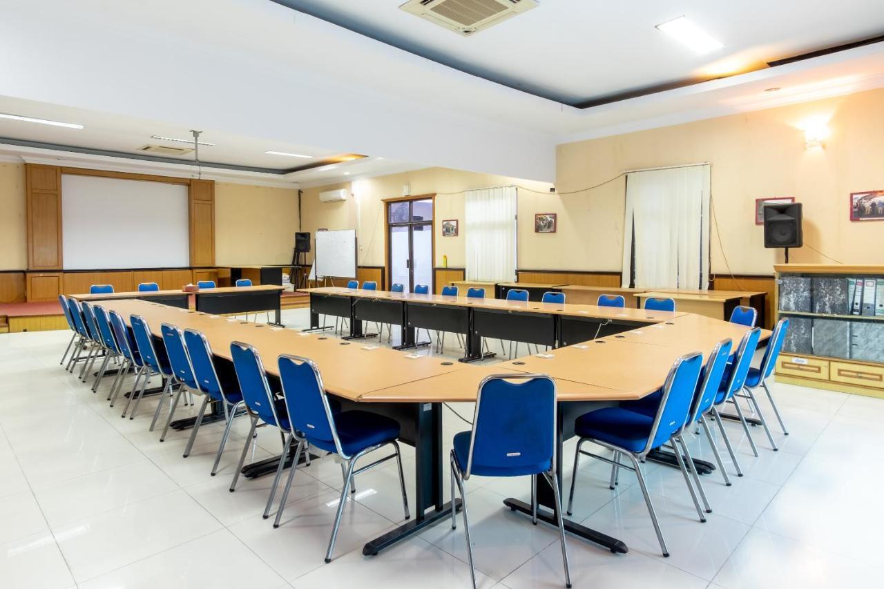 Oyo 1697 Rumah Ekologis